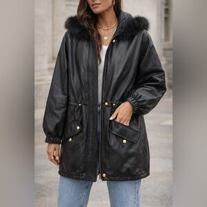 JLC EUC Black Luxurious 100% Leather Coat with 
Foxtail Fur around hood. Size M